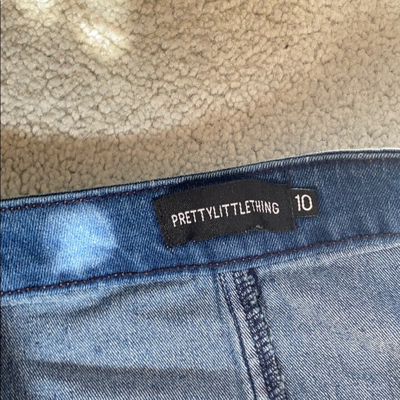 Pretty Little Thing Denim Skirt Size 6US/10AUS - Picture 3 of 3